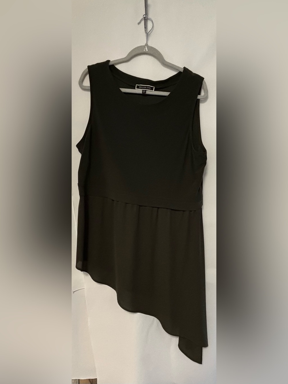 Melanie Lyne Top. Size XL